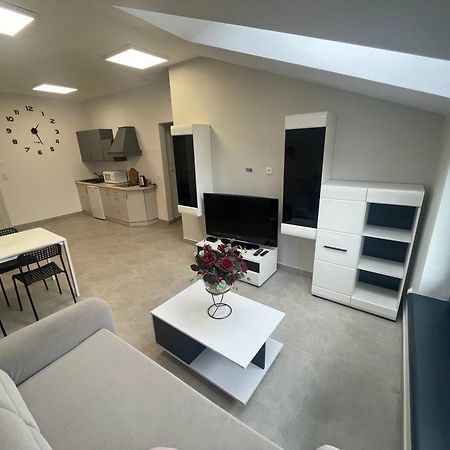 Apartament I W Centrum - Winda - 50 Metrow Od Starego Rynku Kościerzyna Exterior foto