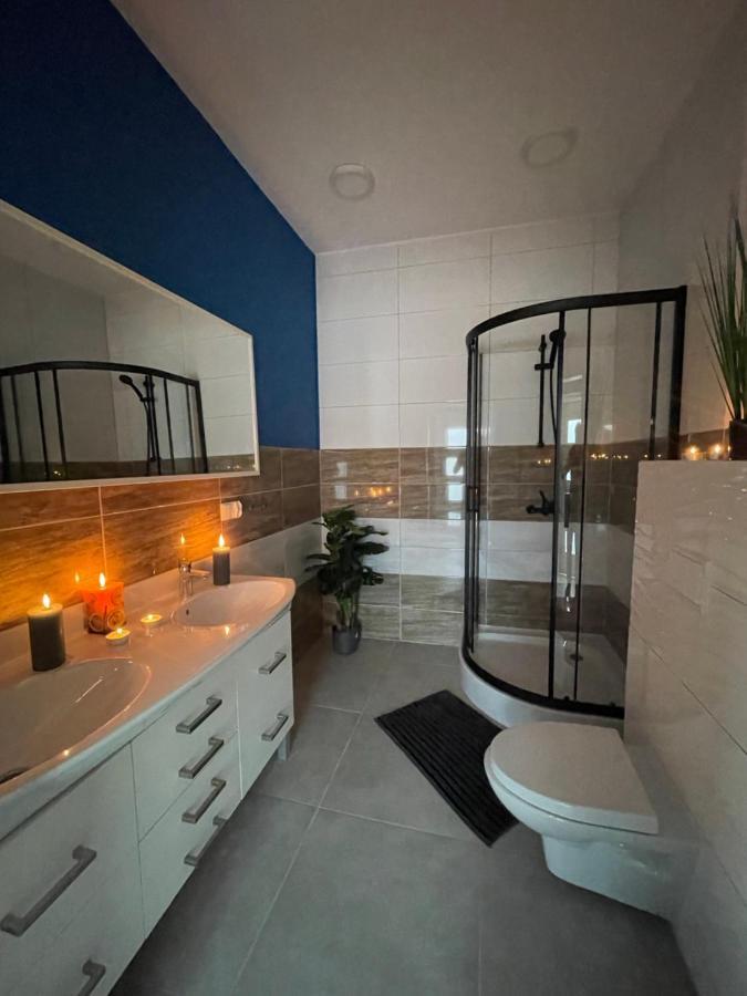 Apartament I W Centrum - Winda - 50 Metrow Od Starego Rynku Kościerzyna Exterior foto