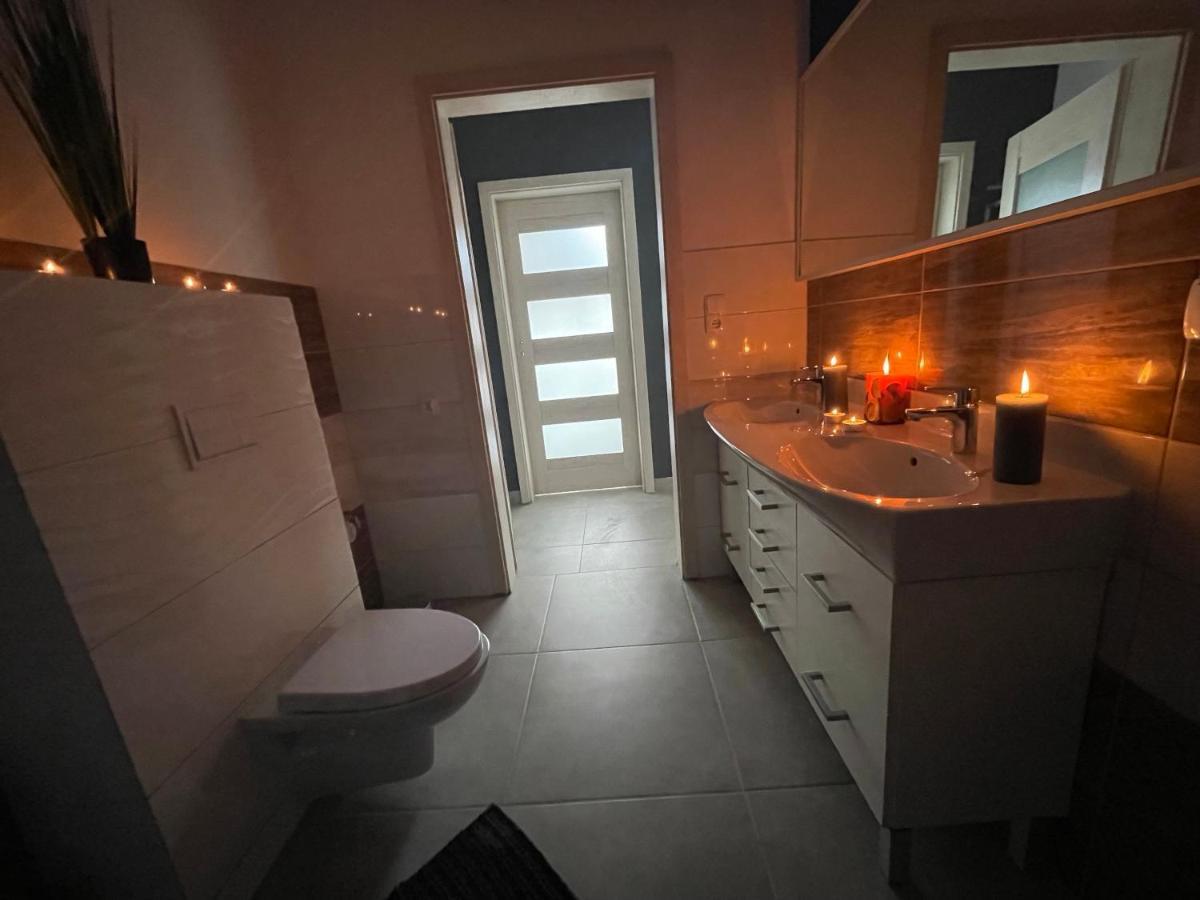 Apartament I W Centrum - Winda - 50 Metrow Od Starego Rynku Kościerzyna Exterior foto